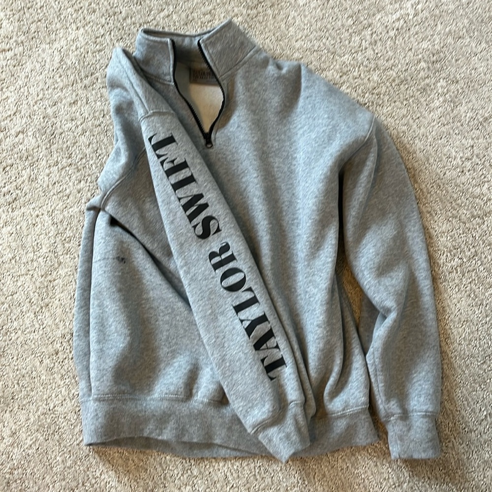 TAYLOR SWIFT OFFICIAL TOUR GREY ZIP UP. Worn once in incredible condition